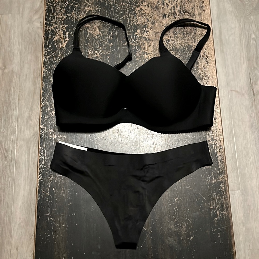 Black Victoria’s Secret Embrace push-up bra 34D + NWT low-rise thong sz small